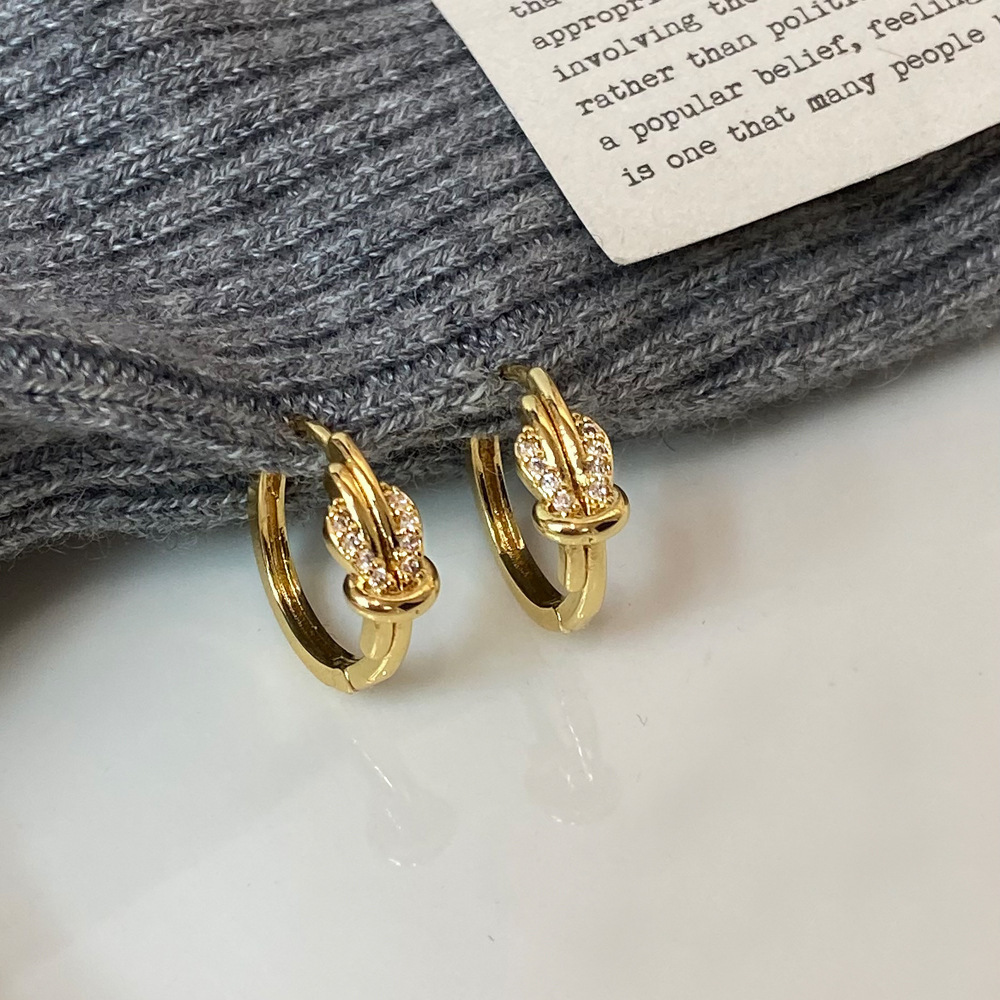 U-shaped brushed ear clips